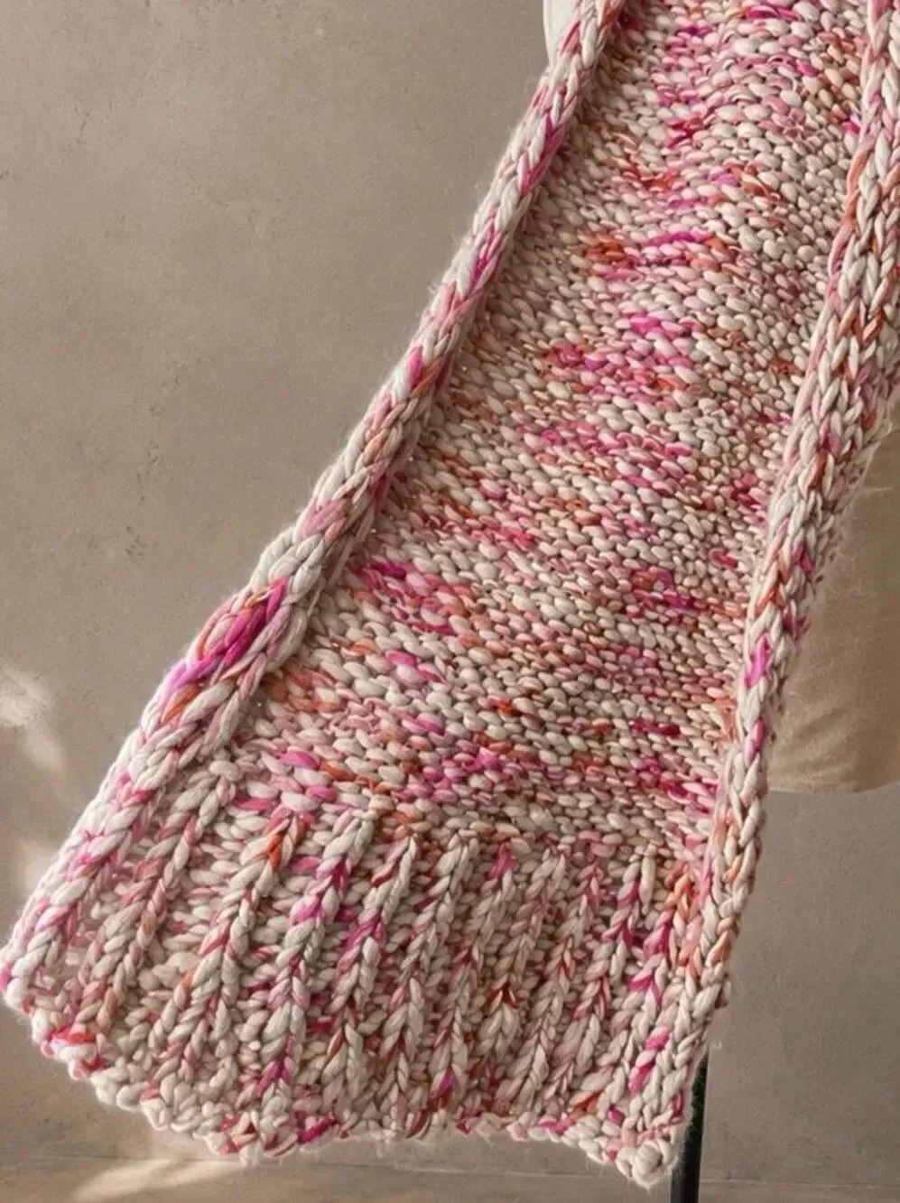 Anthropologie Chunky Yarn Knit Fringe Scarf Pink NWT One Size confetti
